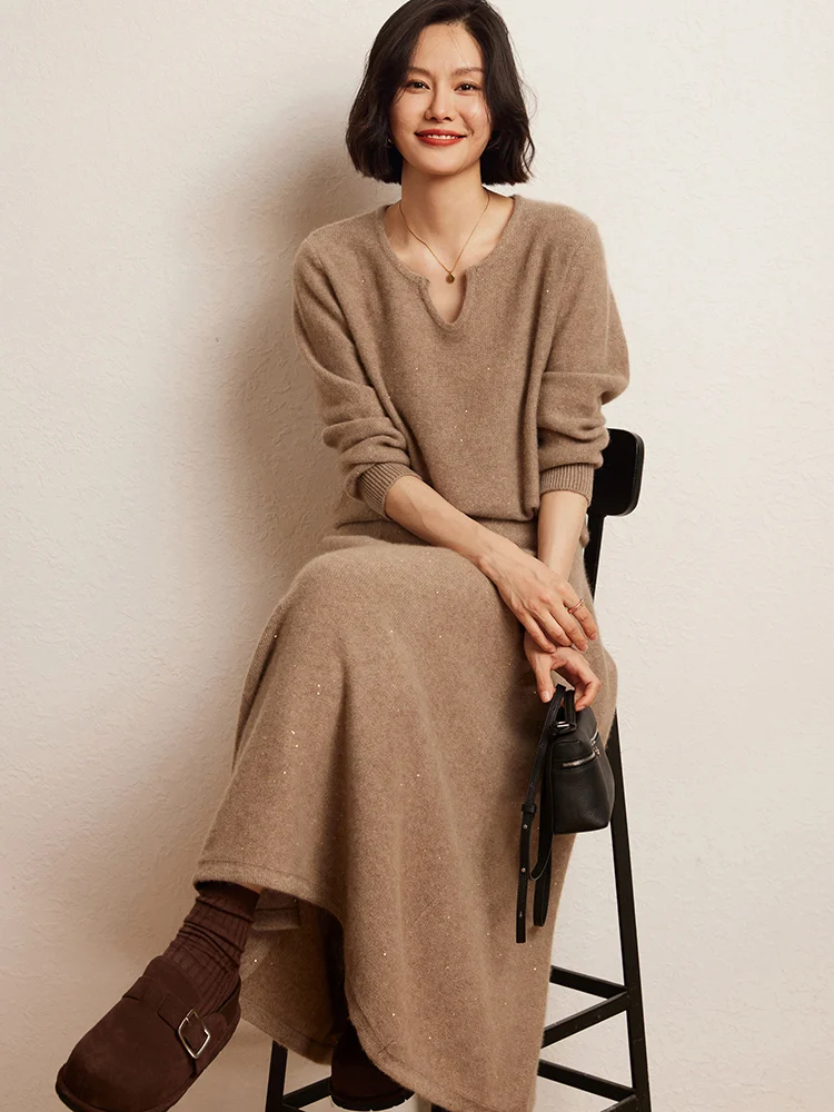 

Новинка 2023 года, шикарный женский комплект из двух предметов с блестками, платья-свитера, пуловер с воротником-ножниц, 100% кашемир, вязаные костюмы, комплект с юбкой, ленивый