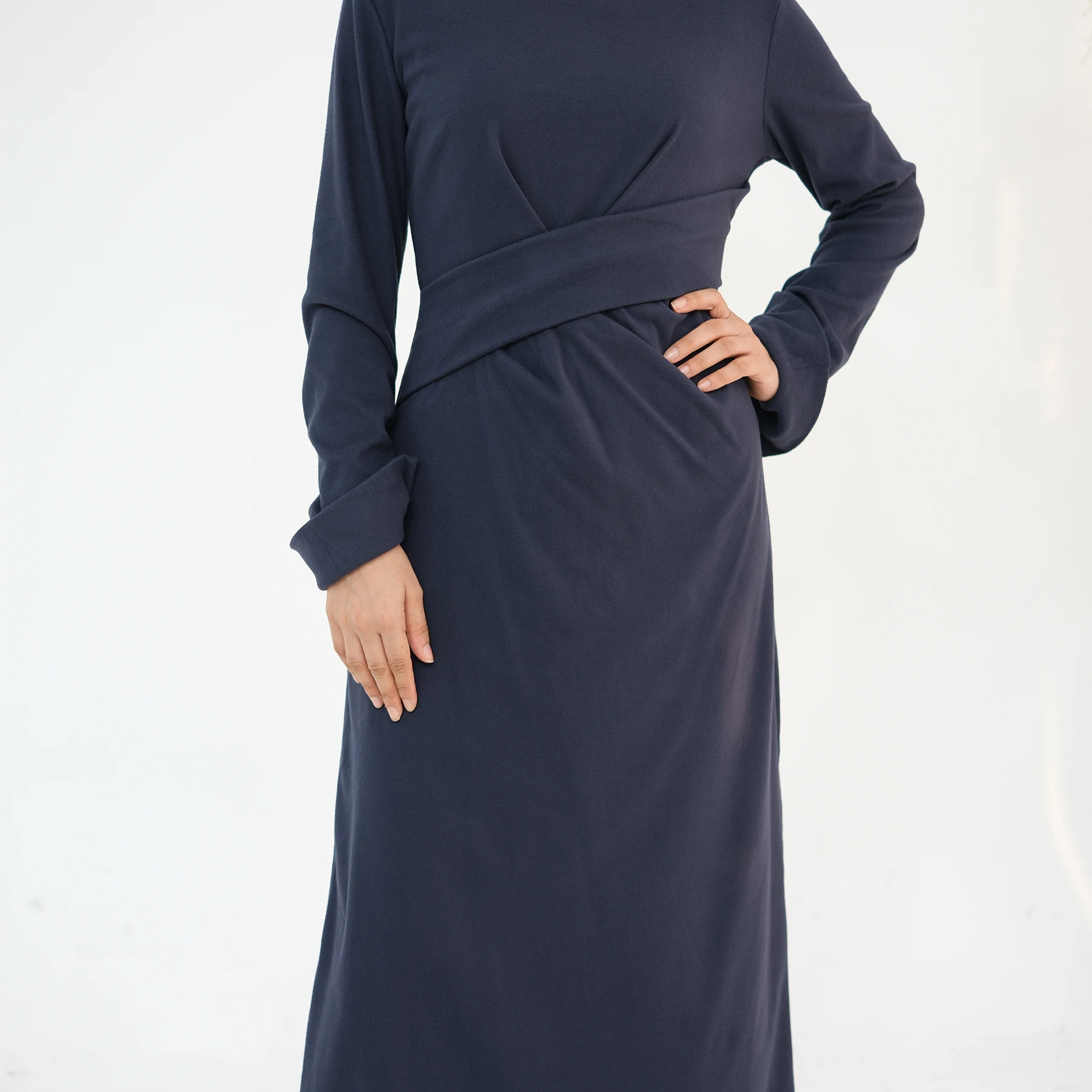 

Autumn/Winter Warm Abaya Muslim Dresses Women with Foldable Cuffs and Attached Wide Belt, Islamic Clothing Modest Hijabi Robe