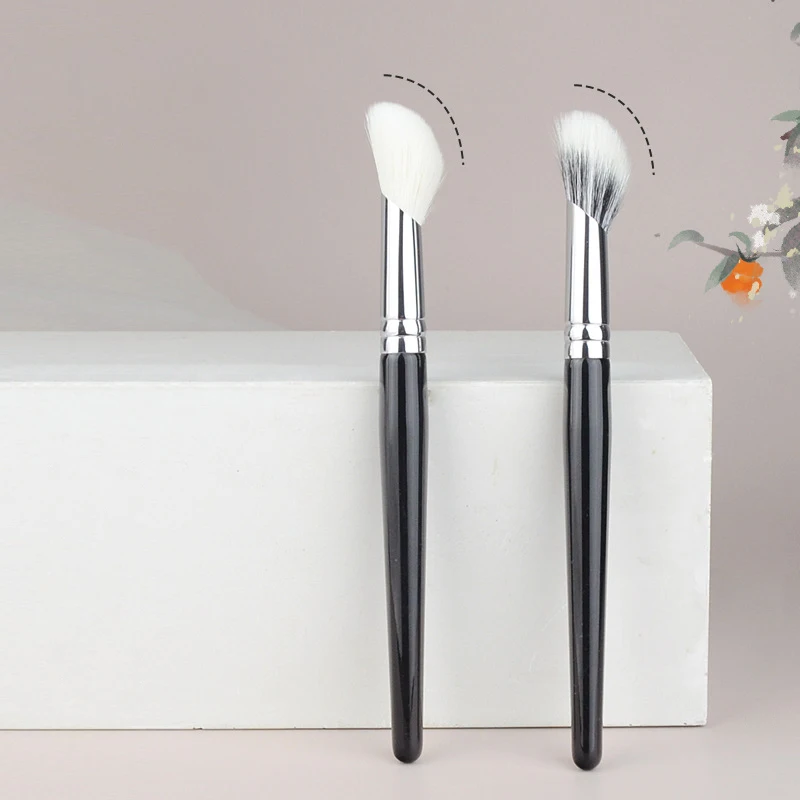 1pc sickle Goat Hair Contour Makeup brushes Bevel Blush Make up brushes Highlight Setting Multi-functional cosmetic tools