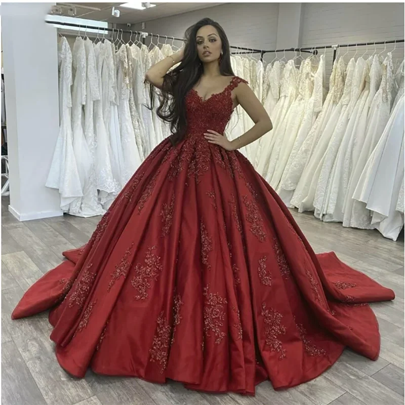 

Customized Formal Plus Size Evening Gowns Lace Up Appliqued Beaded Satin Ball Gown Women Dresses Long Party Customized 2022
