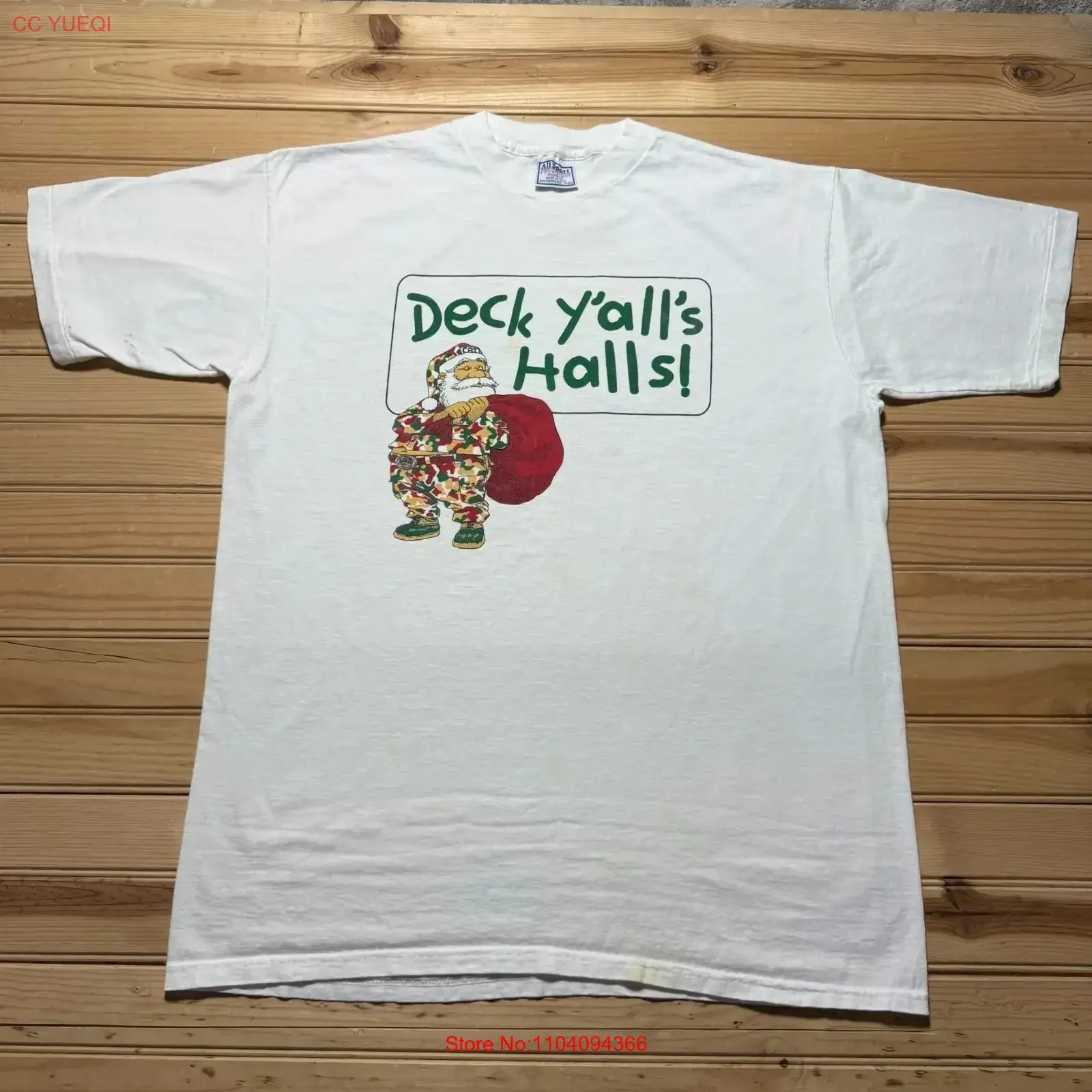 Vintage 80s 90s Deck Yalls Halls Santa Claus Camo Christmas T Shirt USA Made XL vintage Washed homme Soft Top For Everyday Wear