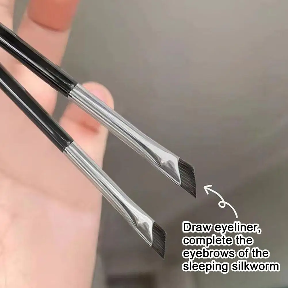 Diagonal Eyeliner Brush - Flat Sickle Eyebrow Brush Precise Detail Makeup Tools Under The Eyelids to The Lying Silkworm