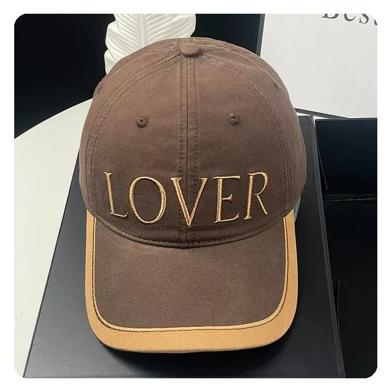 Baseball Cap with a Wide, Curved Brim—Ideal for Larger Head Sizes and Creating a Face-Slimming Effect.