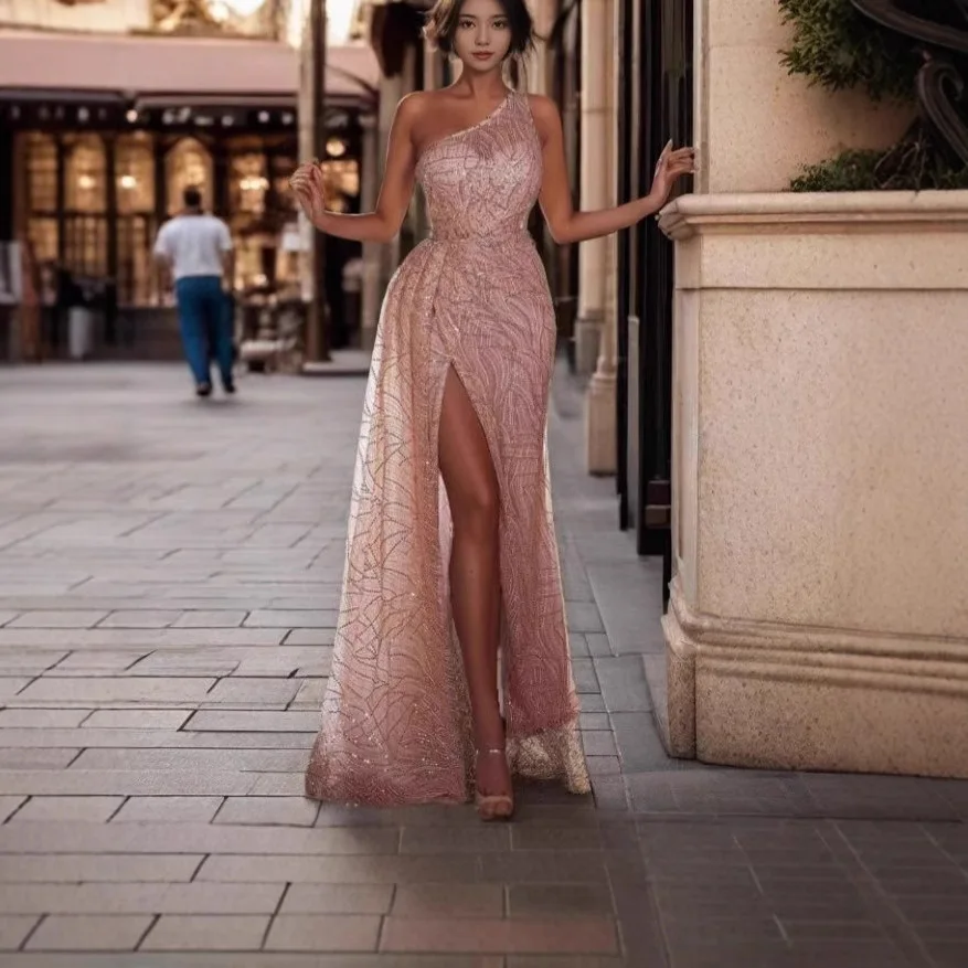 Robe fendue à une épaule à paillettes sexy pour femmes, jupe de hanche, robe de soirée à la mode, printemps et automne, nouveau, 2025