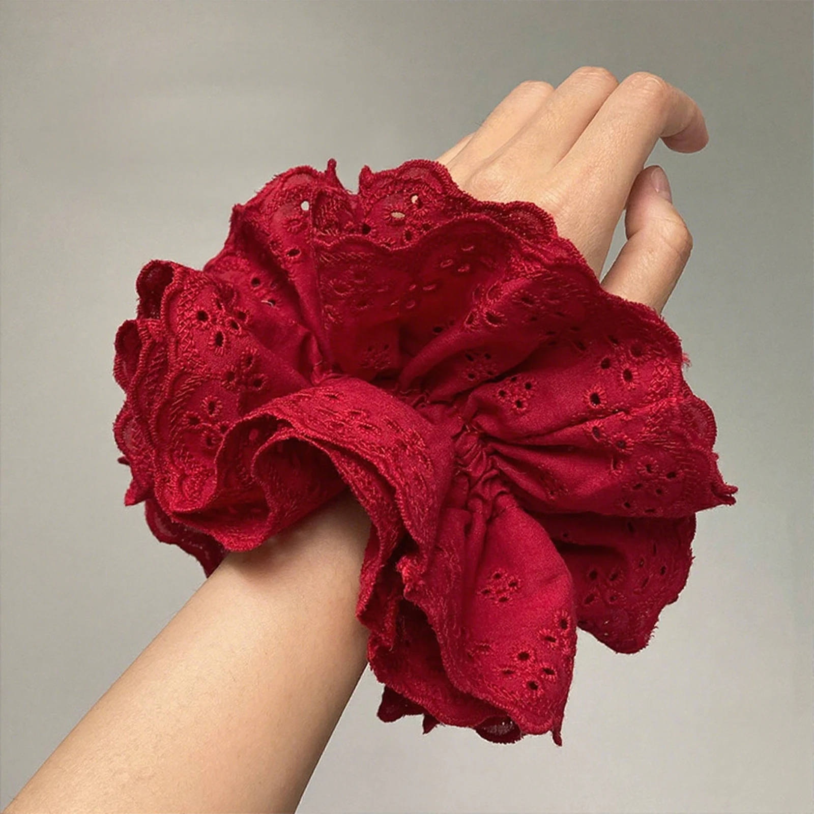 Atmosphere red cotton fabric hollow four-layer large intestine scrunchie, temperament burgundy women's hair ornament image 2