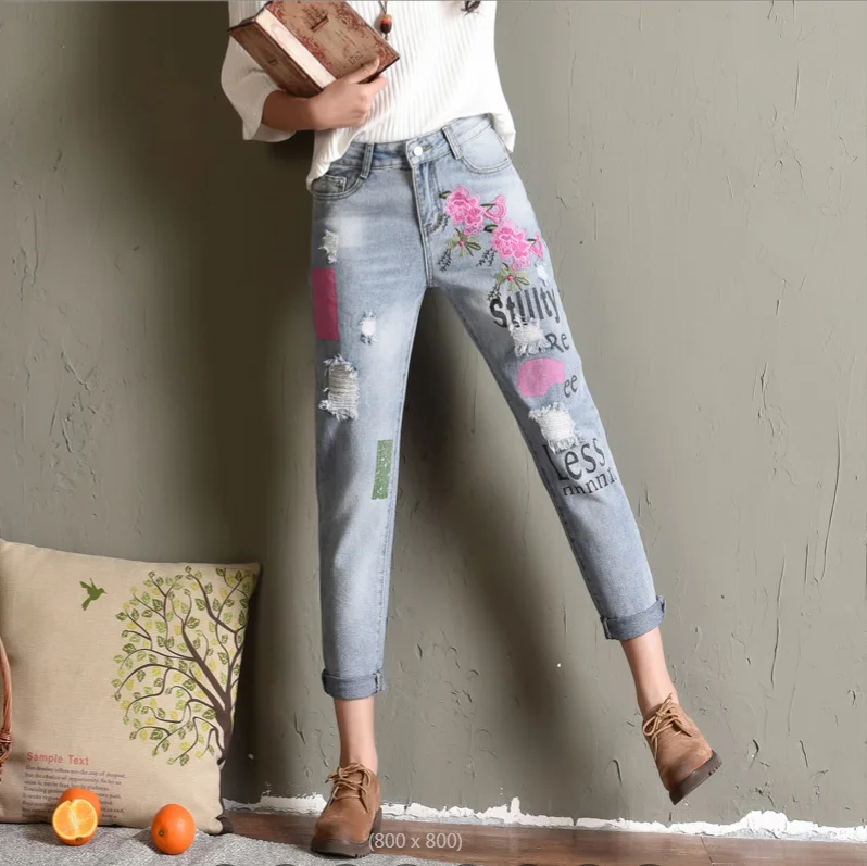 

2025 Fashion Jeans For Women Summer Casual Floral Embroidery Denim Trousers Ladies Elegant Females Loose Harem Pants w1200