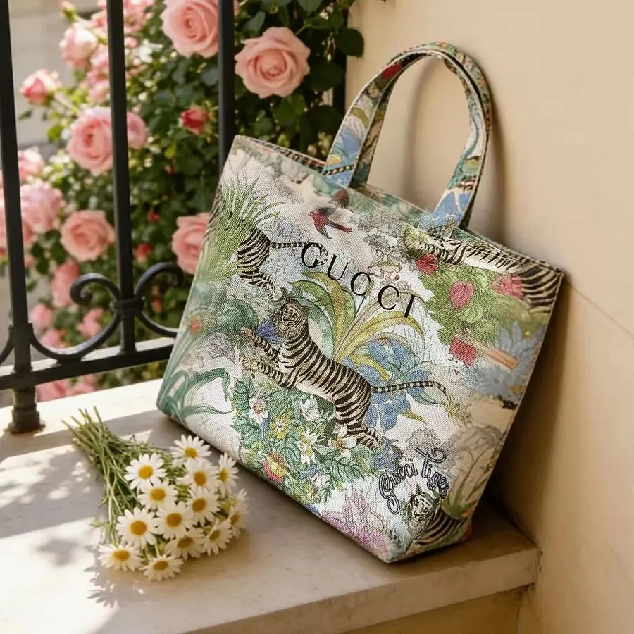 حقيبة غوتشي ميني توت من القماش - مراجعة Luxury Bags Gucci وسعره