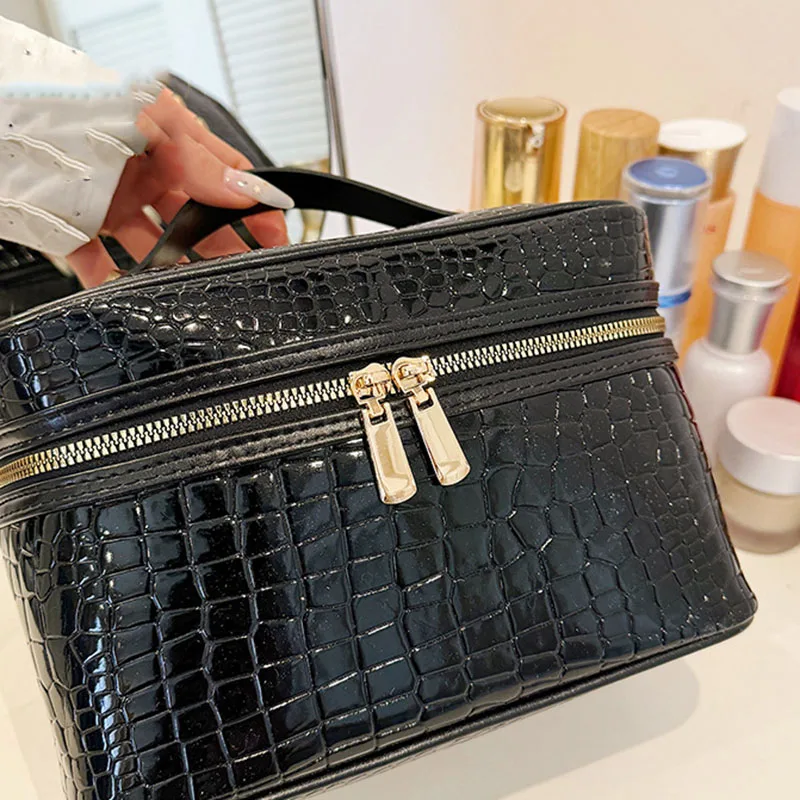 Crocodile Pattern Makeup Bag Large Capacity Handheld Cosmetic Organizer Toiletry Bag for Women Make Up Case Pouch