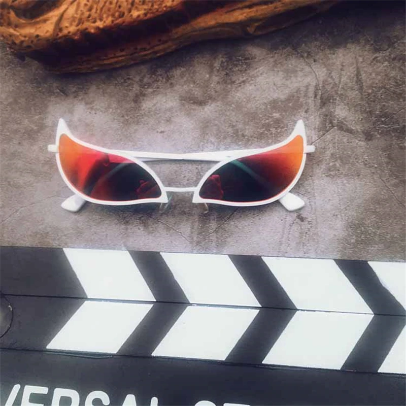2022 Donquixote Doflamingo Cosplay Glasses Anime Metal Cat Eye Sunglasses for Women Men Funny Christmas Gift Party Props