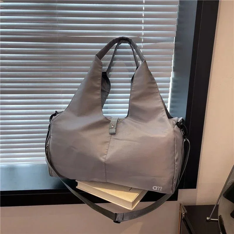 fashionable-versatile-sporty-casual-large-capacity-tote-bag-new-model-simple-nylon-travel-bag-crossbody-bag