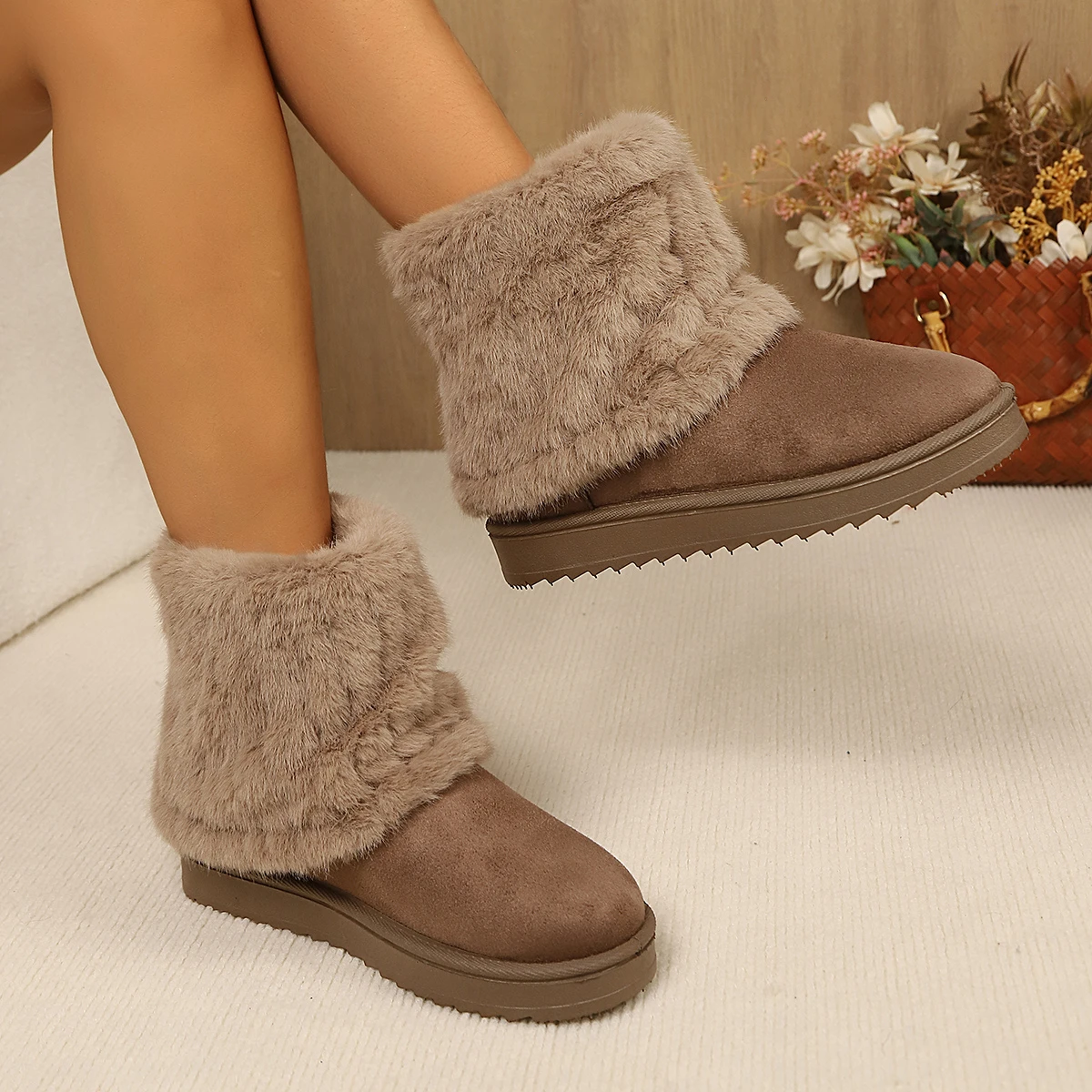 Schuhe für Damen, Winterstiefel zum Hineinschlüpfen, schwarze, runde Zehen, einfarbig, mit weichem Innenfutter, warm, mit mittlerem Absatz, wasserdicht, lässige Schneestiefel für Damen. – Detail 4