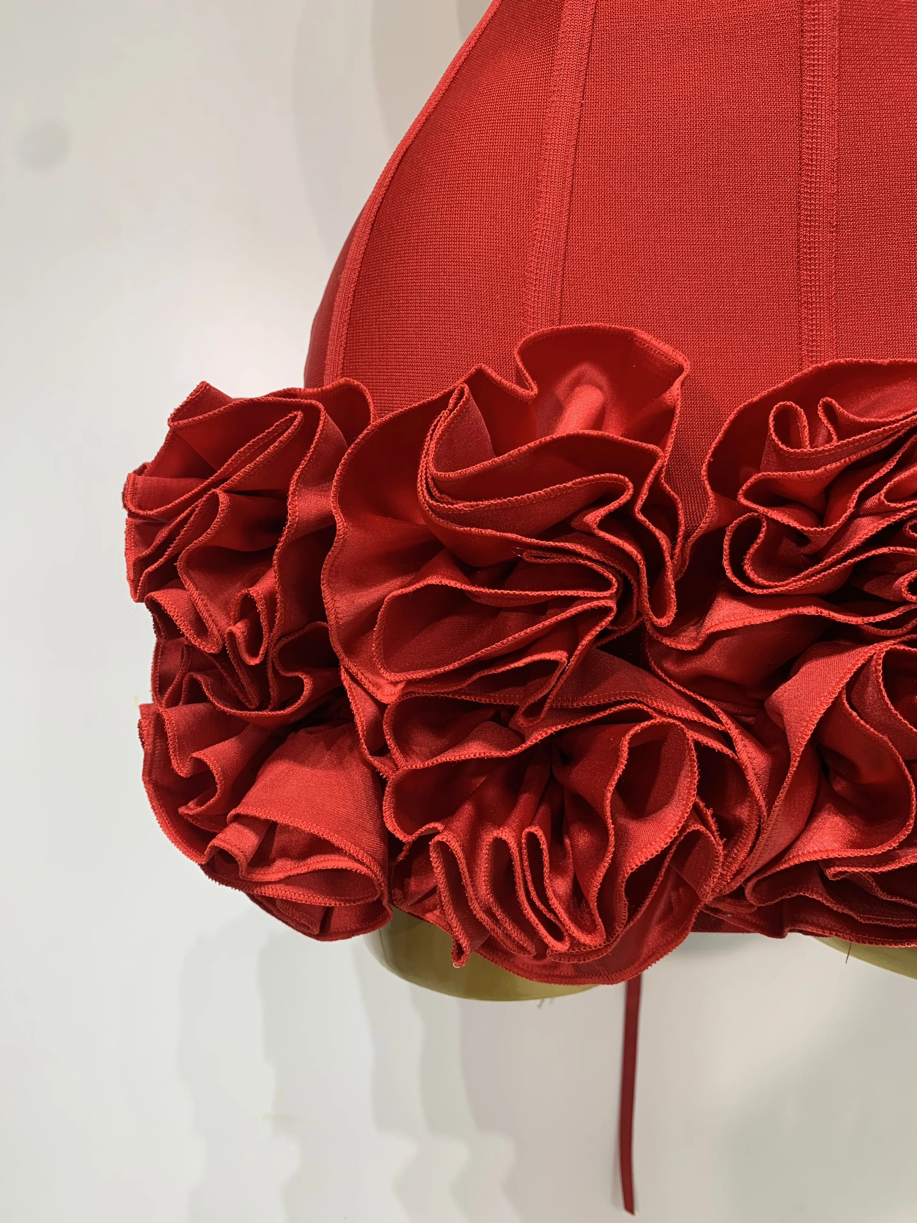 Femmes Sexy bretelles dos nu fleur embelli Mini robe de pansement moulante célébrité fête Cocktail soirée Club robes