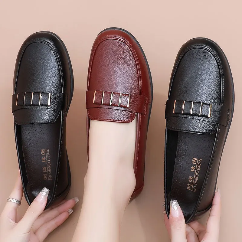 

2025 New Mom Shoes, Spring and Autumn Style, Comfortable Middle-aged Women's Leather Shoes, Black Work Soft-soled Single Shoes