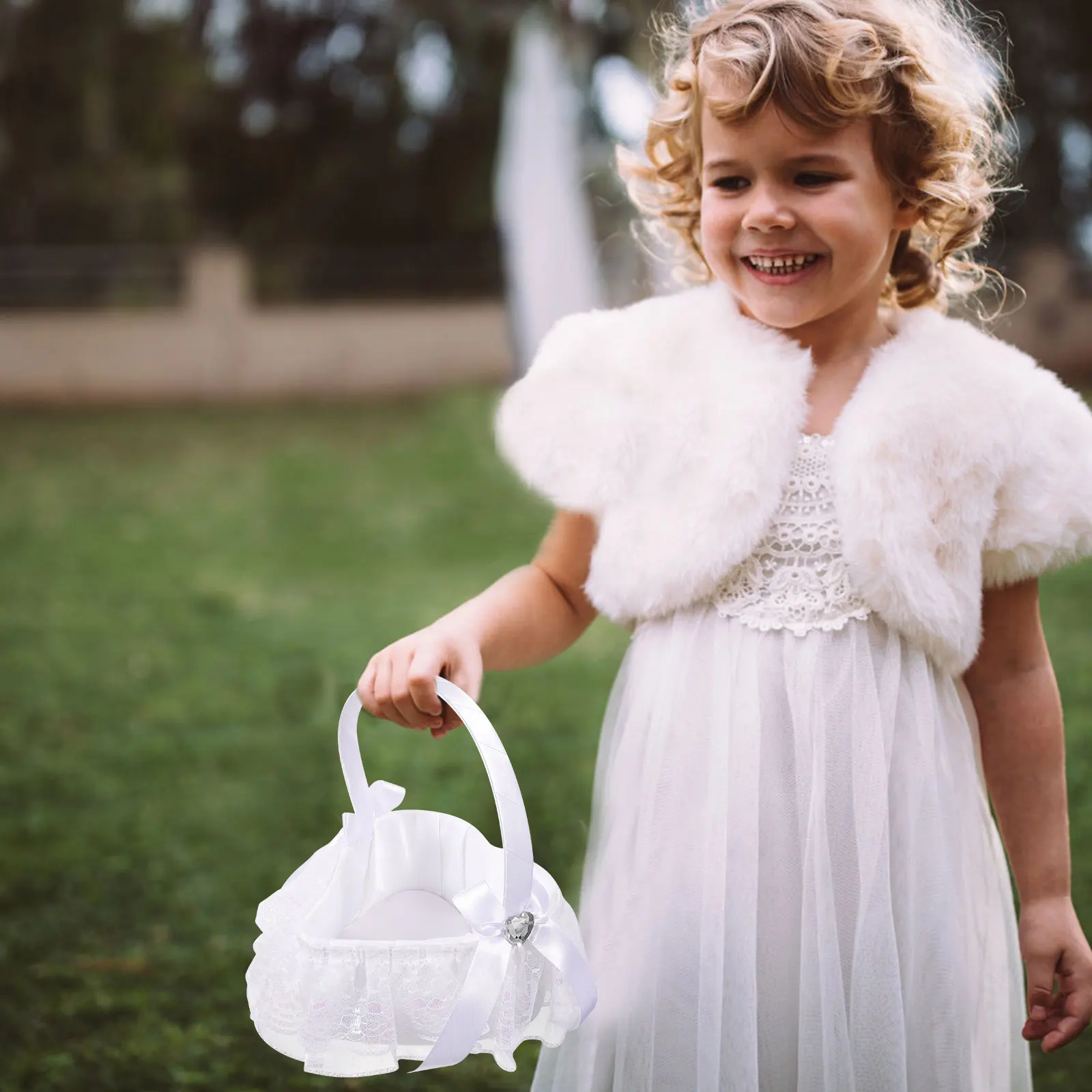 

Lace Flower White Heart Shaped Wedding Accessory Lightweight Bowknot Flower Basket Girl Baskets DIY Decor Storage