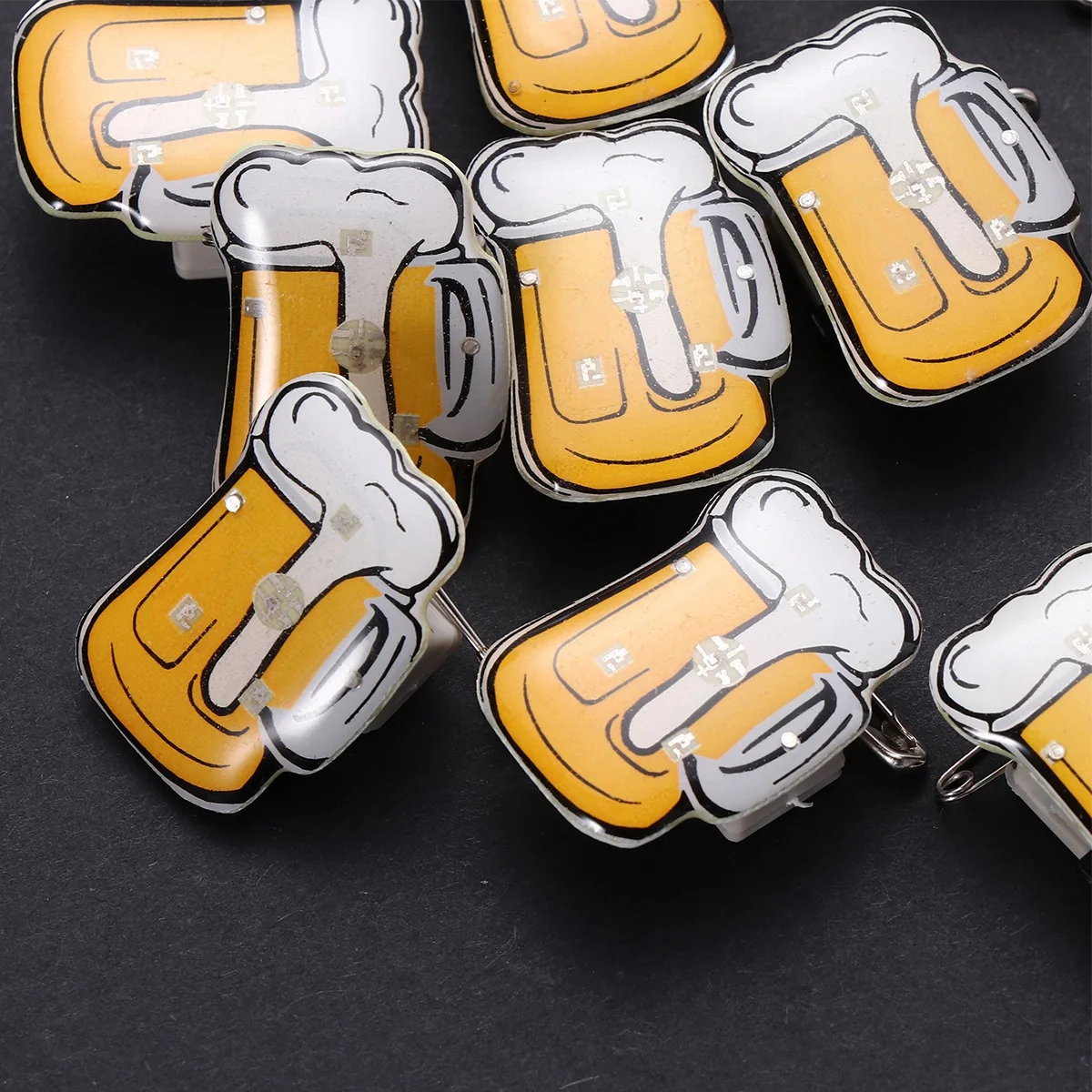 

10pcs Flashing Led Beer Mug Brooch Light Up Badge For Party Ktv Bar Wearable Accessory Gift Role Play Props Pin