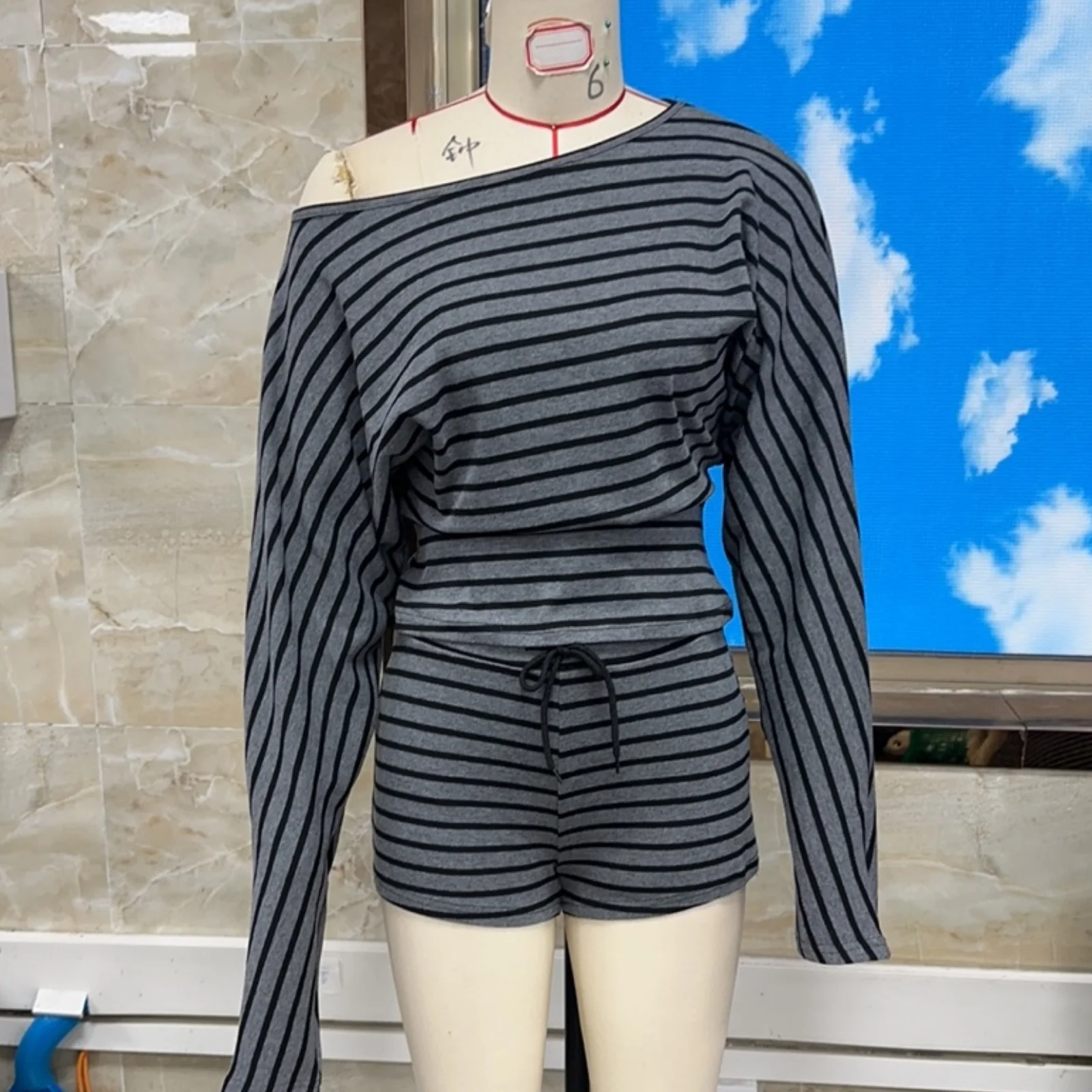 Fashion Summer 2 Piece Outfits Stylish Long Sleeve Off Shoulder Crop Tops and Elastic Waist Shorts Women Striped Sets