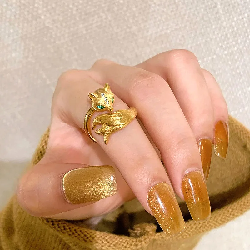 Mori is a small trend light luxury senior sense index finger ring 9999gold