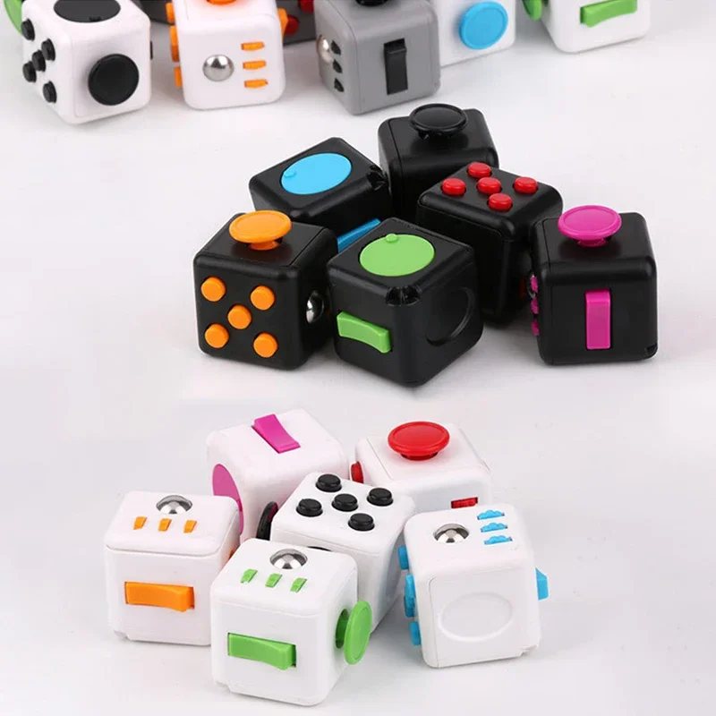 Dés de décompression du bout des doigts pour adultes et enfants, Fidget Toys, Souligné Cube Toys, Soulagement de l'anxiété, Soulagement du TDAH et de la veille de Charleroi