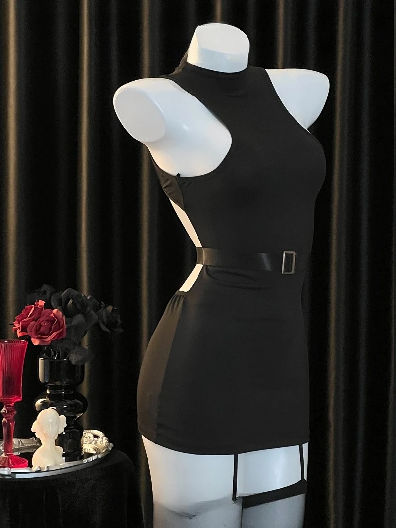 ชุดมินิเดรสสีดำเซ็กซี่แบบไนต์คลับ โชว์หลังเว้าลึก กระชับรูปร่าง ชุดเดรสสุดฮอตสำหรับผู้หญิง ชุดเย้ายวนใจ