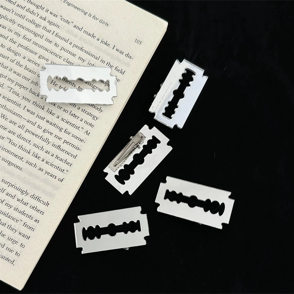 

2PCS Creative Simulation Funny Knife Shape Hair Clips For Women Strange Creative Hairpins For Girls Hair Accessories For Girls