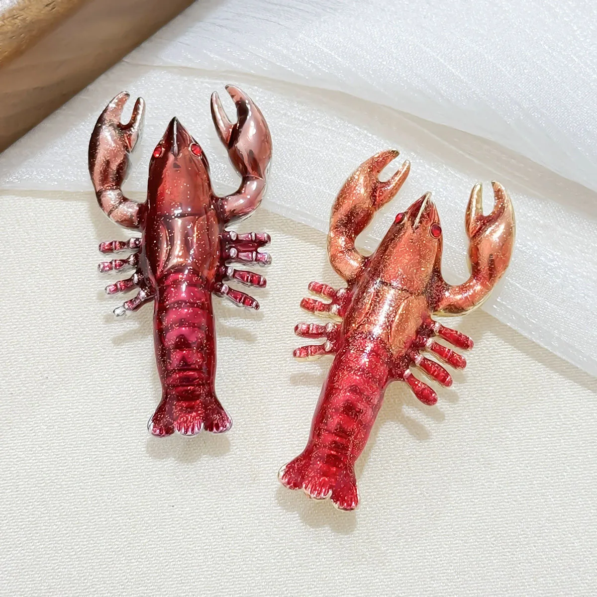 Exaggerated Enamel lobster Brooch For Women Unisex Trendy Alloy Animal Brooches Clothing Decoration Casual Banquet Jewelry Gifts