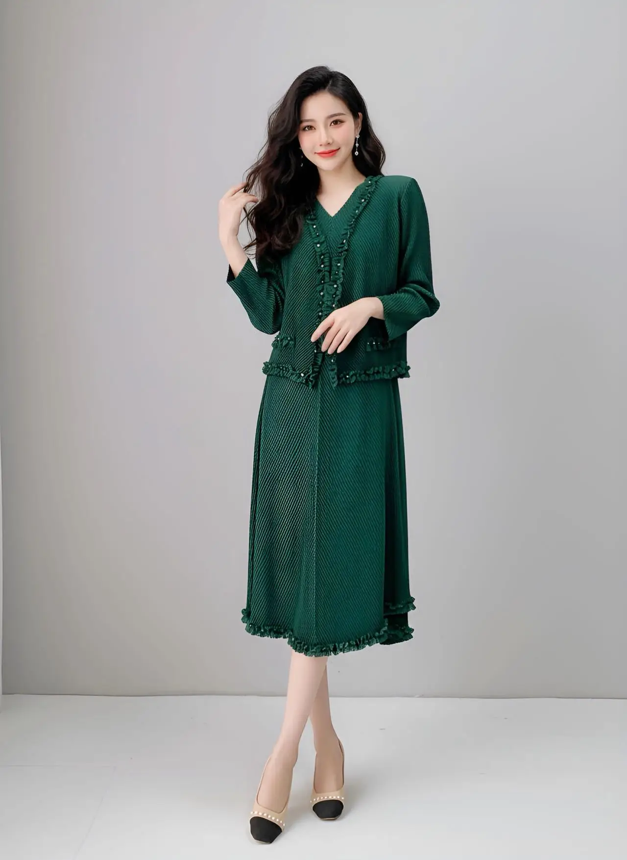 Miyake 2025 Autumn and Winter New Lace V-neck Solid Color Two-piece Set Pleated High-end Jacket Vest Skirt Women