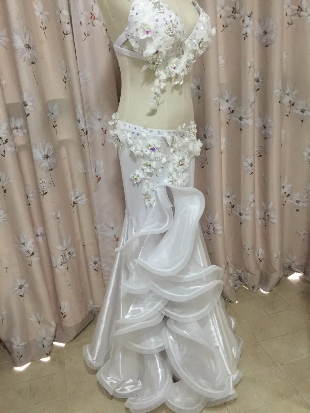 ระบำหน้าท้องแบบตะวันออกชุดเต้นรำยิปซีอินเดียชุดบราเข็มขัดห่วงโซ่ผ้าพันคอแหวนกระโปรงชุดสูท306