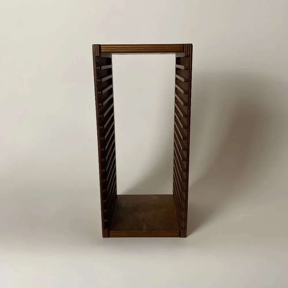 

Настраиваемая деревянная подставка для хранения CD-дисков, стеллаж для хранения пластинок, простая в сборке, из массива дерева, долговечная и прочная.