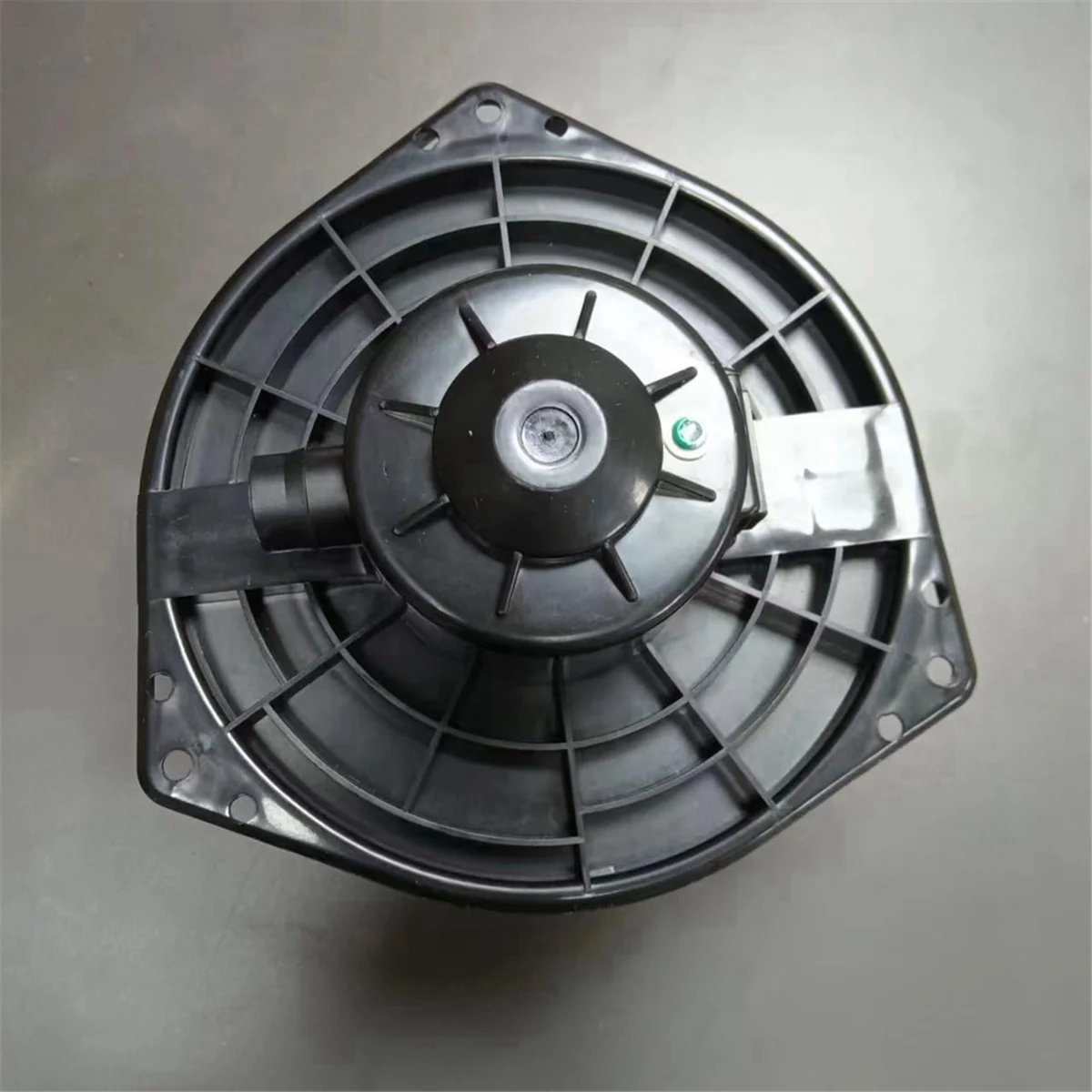 Left-Hand Drive Car Air Conditioner Blower 3L04130370 27220-VB201 for Isuzu Rodeo Chevrolet Dmax 2.5 Diesel 02-12