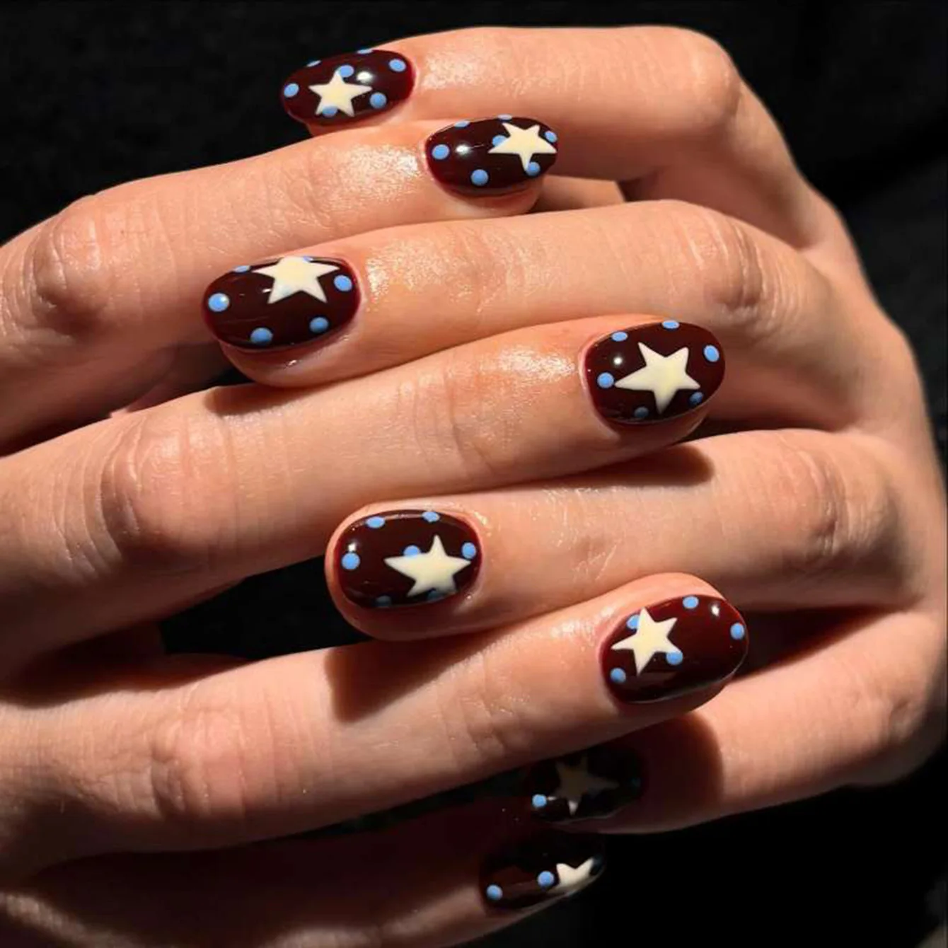 

24pcs Blue Polka Dot Full Cover Fake Nail Simple Star False Nails Mid-length Square Head Reusable Artificial Press on Nails Tips