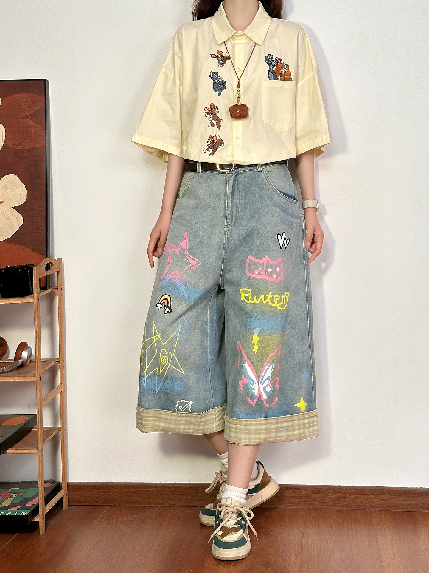 Retro American Graffiti Print Distressed Denim Shorts Women's Summer Loose Fit Versatile Seven-Foot Jeans Cartoon Pattern Cas...