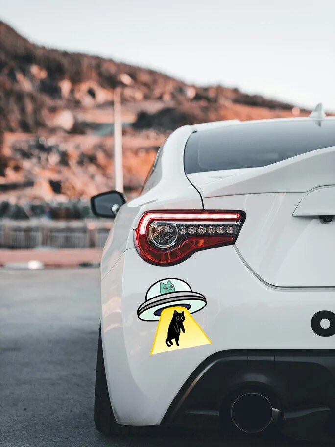 Creative Sci-fi Cat UFO Vinyl Car Sticker, Sci-fi Themed Sticker, Suitable for Car Bumpers, Windows, Laptops, and Home Decor