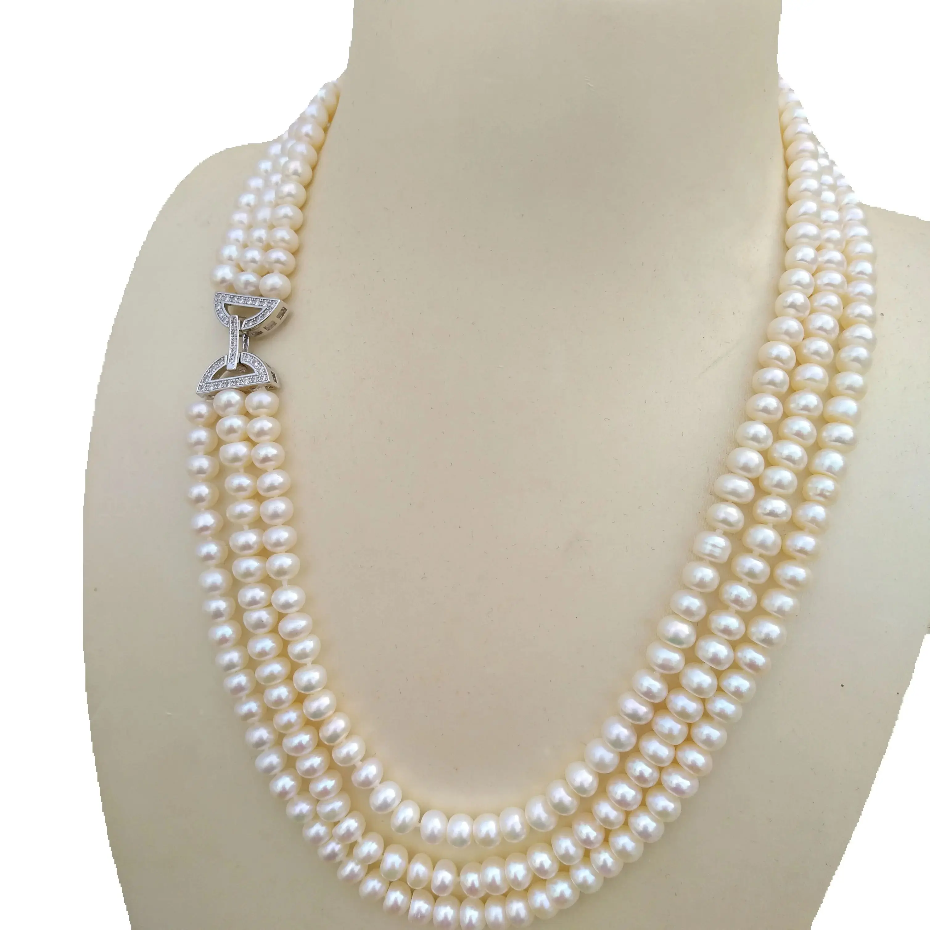 

Ожерелье из трех нитей с натуральным белым жемчугом Акойя AAA+. Пожалуйста, внимательно больше фотографий с жемчужными деталями.