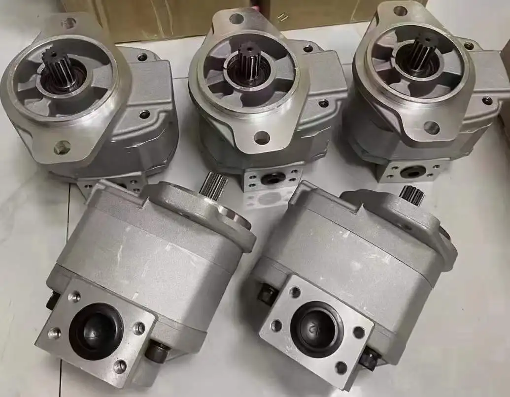 Pompa hydrauliczna WA250-6705 do koparek Koma Tsu serii 705-11-36100 705-56-36110 Pompa transferowa oleju do ładowarek kołowych WA320-6