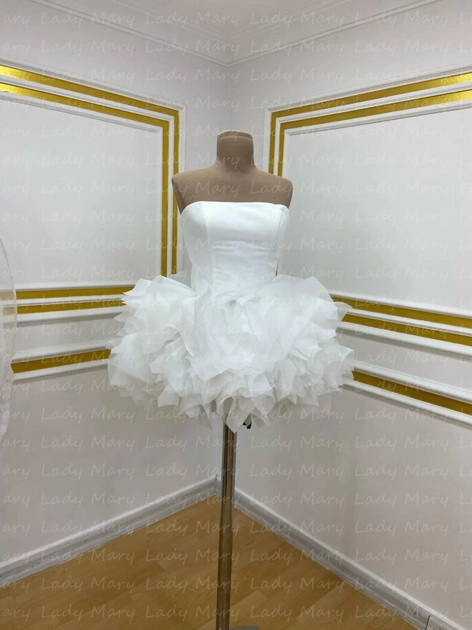 Customized Short Wedding Dresses Strapless Ruffle Tutu Skirt White Bridal Gowns 2024 Girls Birthday Party Wear Robe De Mariรฉe