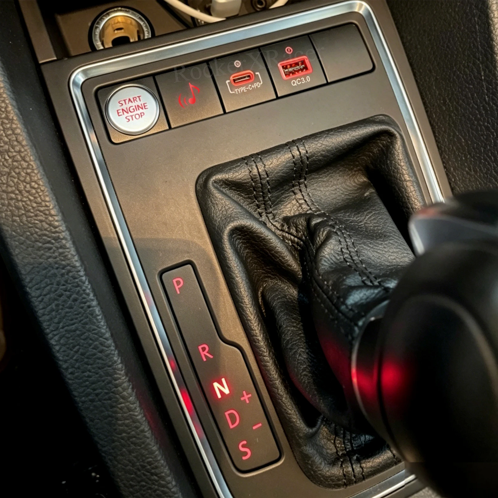 Auto-Druckknopf mit Roter LED USB QC3.0 Ladegerät+PD Kamera Ein/Aus-Schalter für VW Jetta MK6 Golf 6 GTI R-Line Scirocco Touran – Detail 2