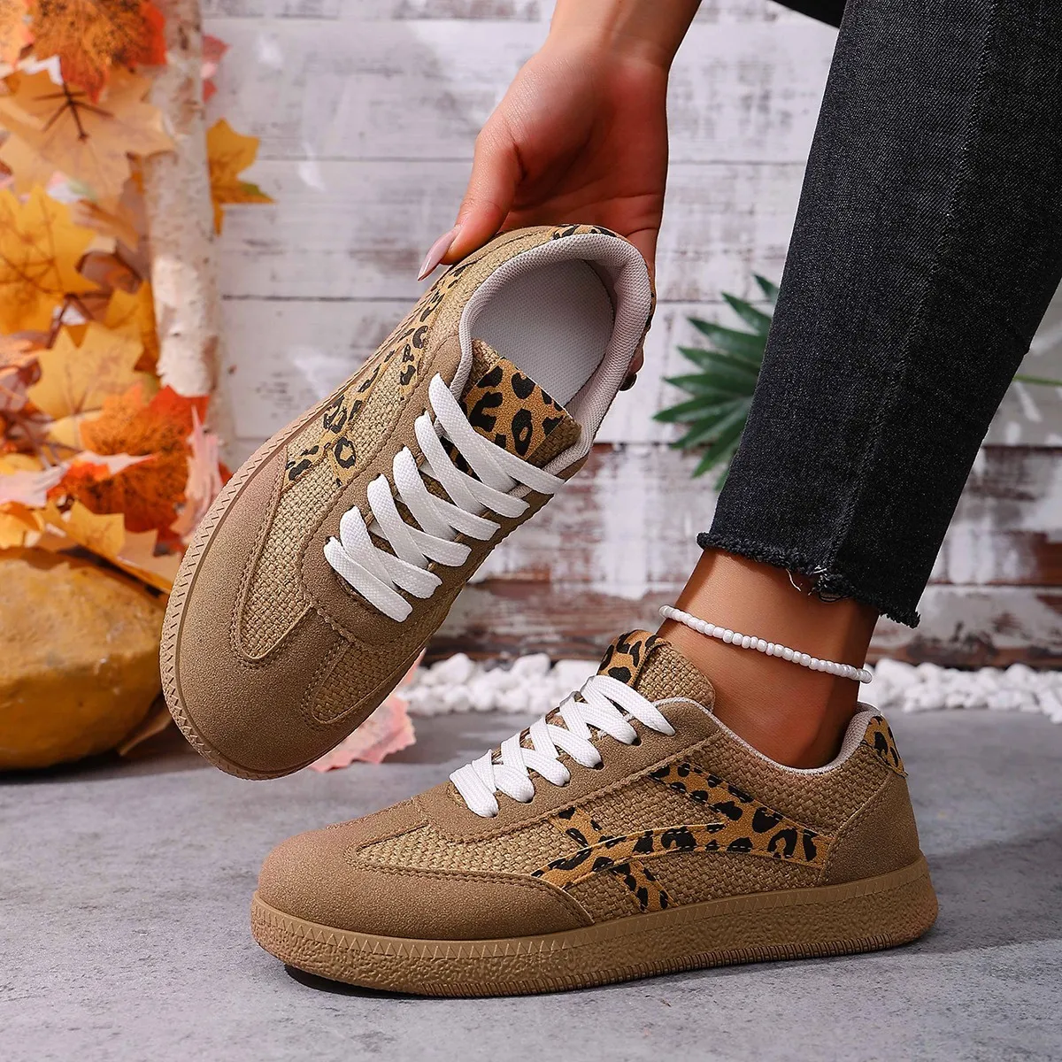 

Women's Retro Round Toe Flat Training Shoes 2025 Spring and Autumn Fashion Leopard Print Sexy Casual Sports Shoes Sneakers