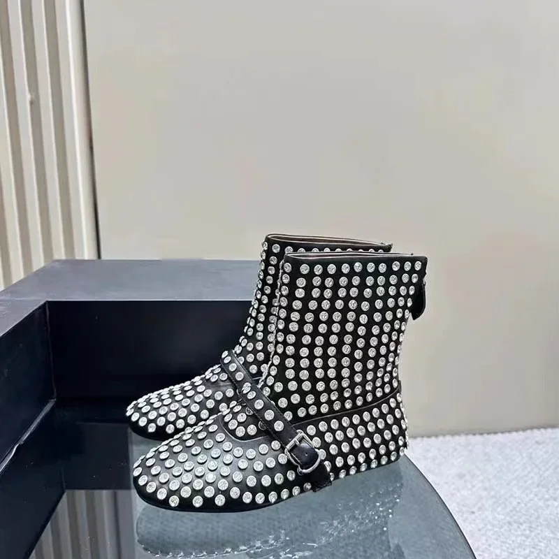 

Round Head Back Zipper Fashionable European And American Rhinestone Rivet Flat Bottomed Short Boots Fashion Runway Fashion Boots