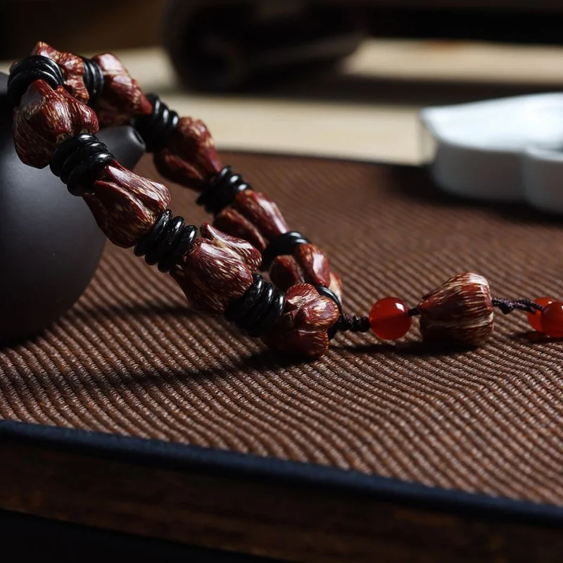 Natural and authentic blood-dripping bodhi bracelet, Hainan wild pineapple carved red lotus Buddhist bead jewelry for hand