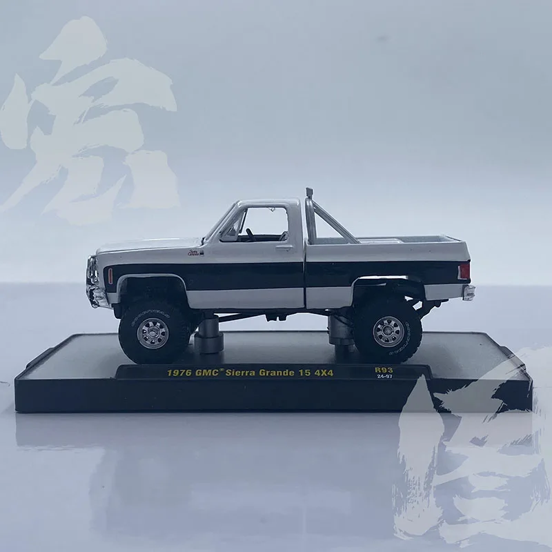 M2 Machines 1/64 1976 GMC Sierra Grande 15 Pickup Truck Series Alloy Car Model Static Collection Decorated Holiday Gifts Toys