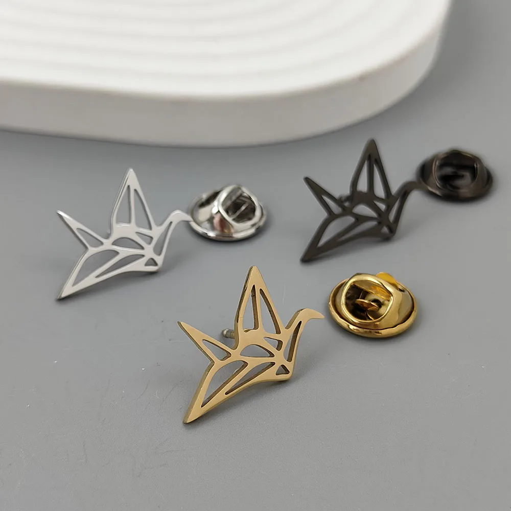 316L Stainless Steel 18K Gold Plated Origami Crane Lapel Pin Hollow Paper Bird Brooch Shirt Collar Pin Minimalist Jewelry Gift