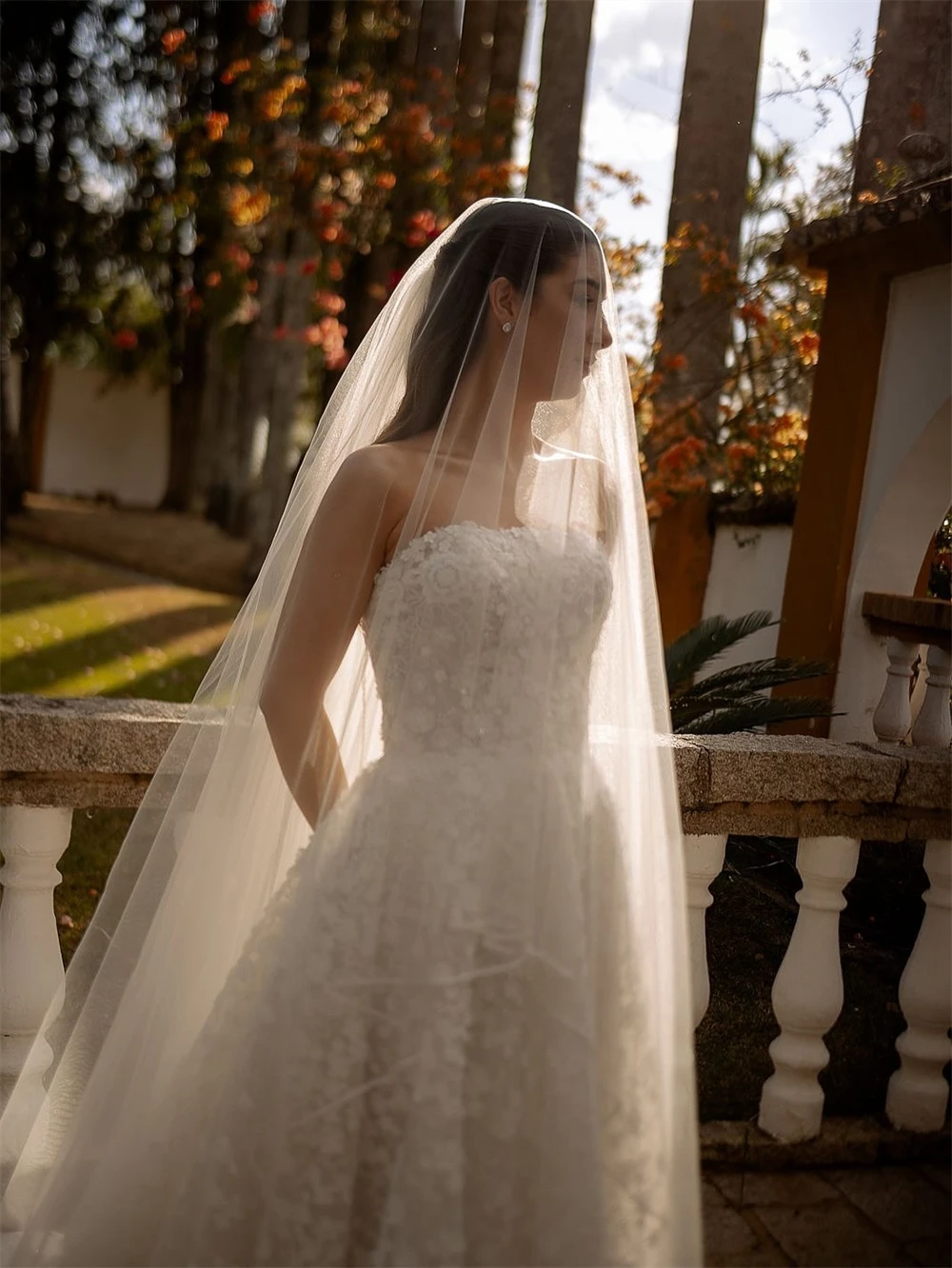 

Customized Sexy White Organza Wedding Dress Formal Strapless Sleeveless Bridal Gowns Soft A-Line Court Train Vestido De Novia