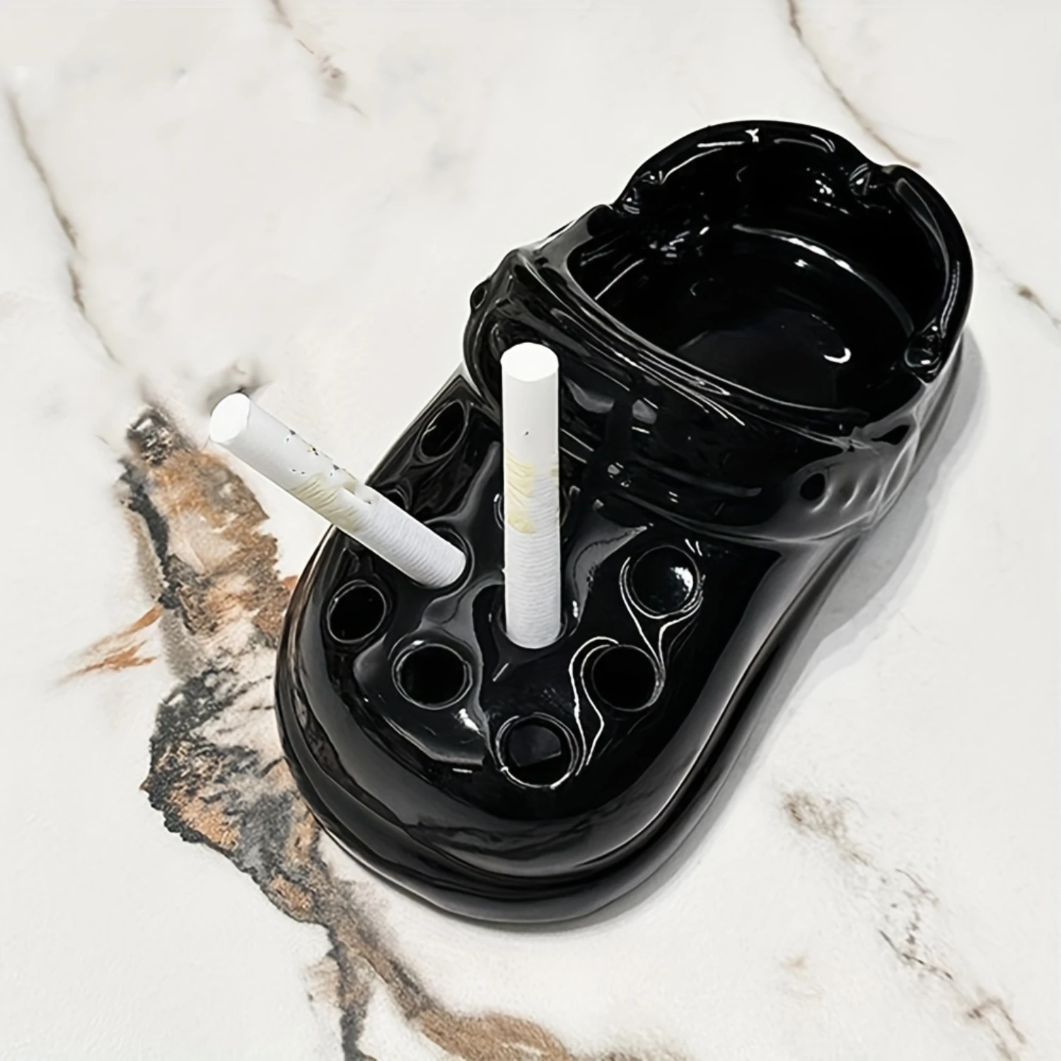 Luxury Ceramic Shoe Ashtray - Office Decor, Non-Tabletop Smoking Accessory, Elegant Table Centerpiece in Black Finish.