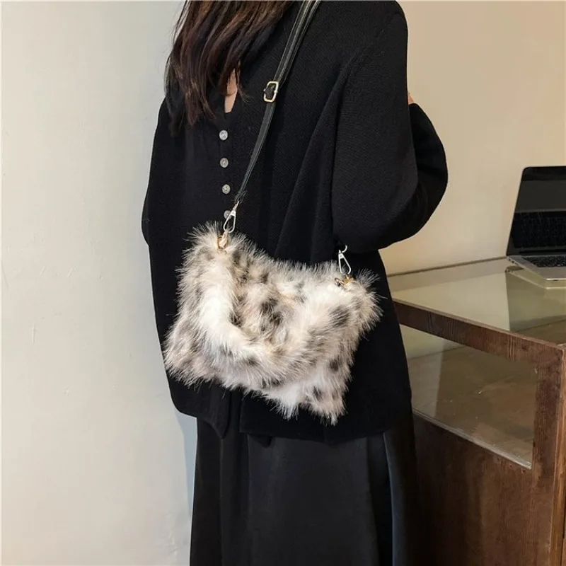 

Popular Classic Elegant Messenger Bag For Women, Leather Crossbody Bag By Luxury Brand, Ladies Handbags Chic Designer