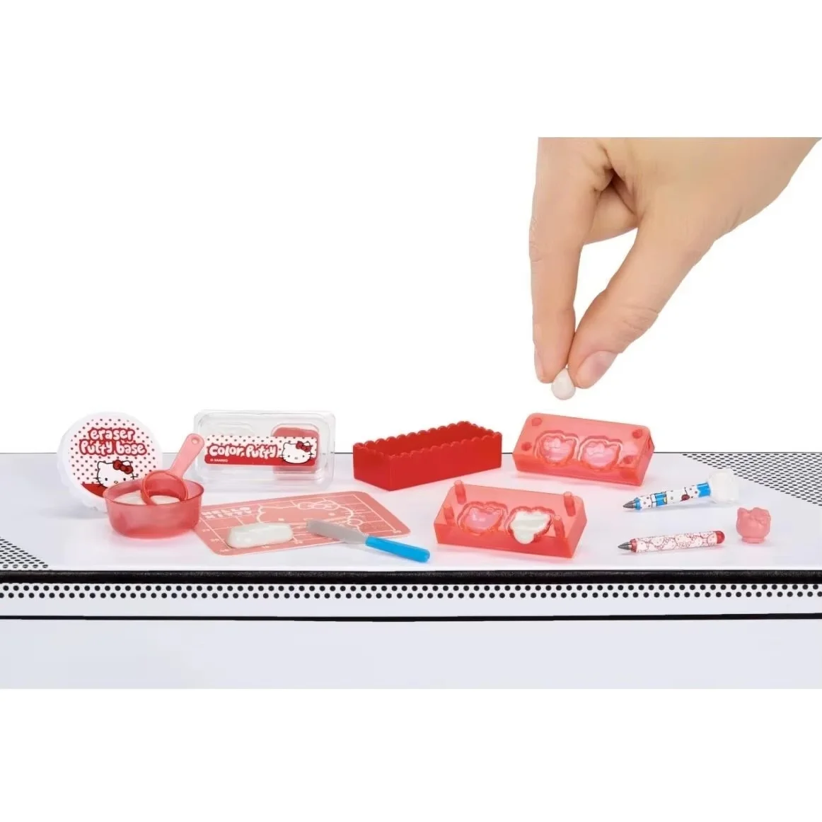 Genuine Miniverse Cartoon Animation Diy Mini Stationery Exquisite Model Creative Handmade Assembly Decorative Blind Ball Toy