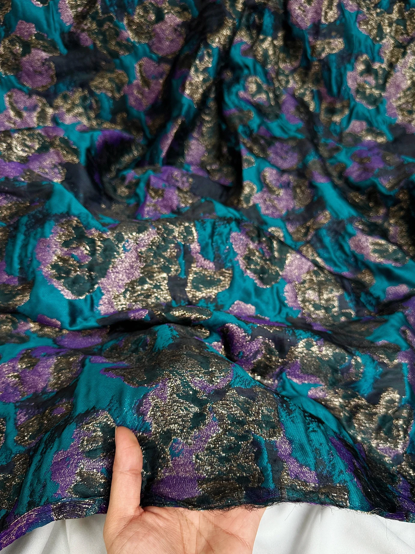 High-End Purple Tonal Embroidered Fabric Relief Show Dress Hanfu  Material Polyester Texture Single Cloth Pattern