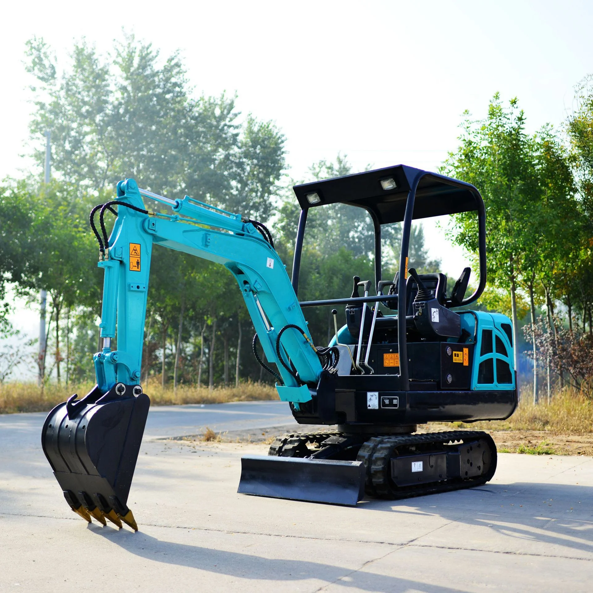 Skid Steer Loader & Compact Track Loader 760lb ROC 25hp Hydraulic for Residential Landscape Yard Grading Mulch Moving Customized