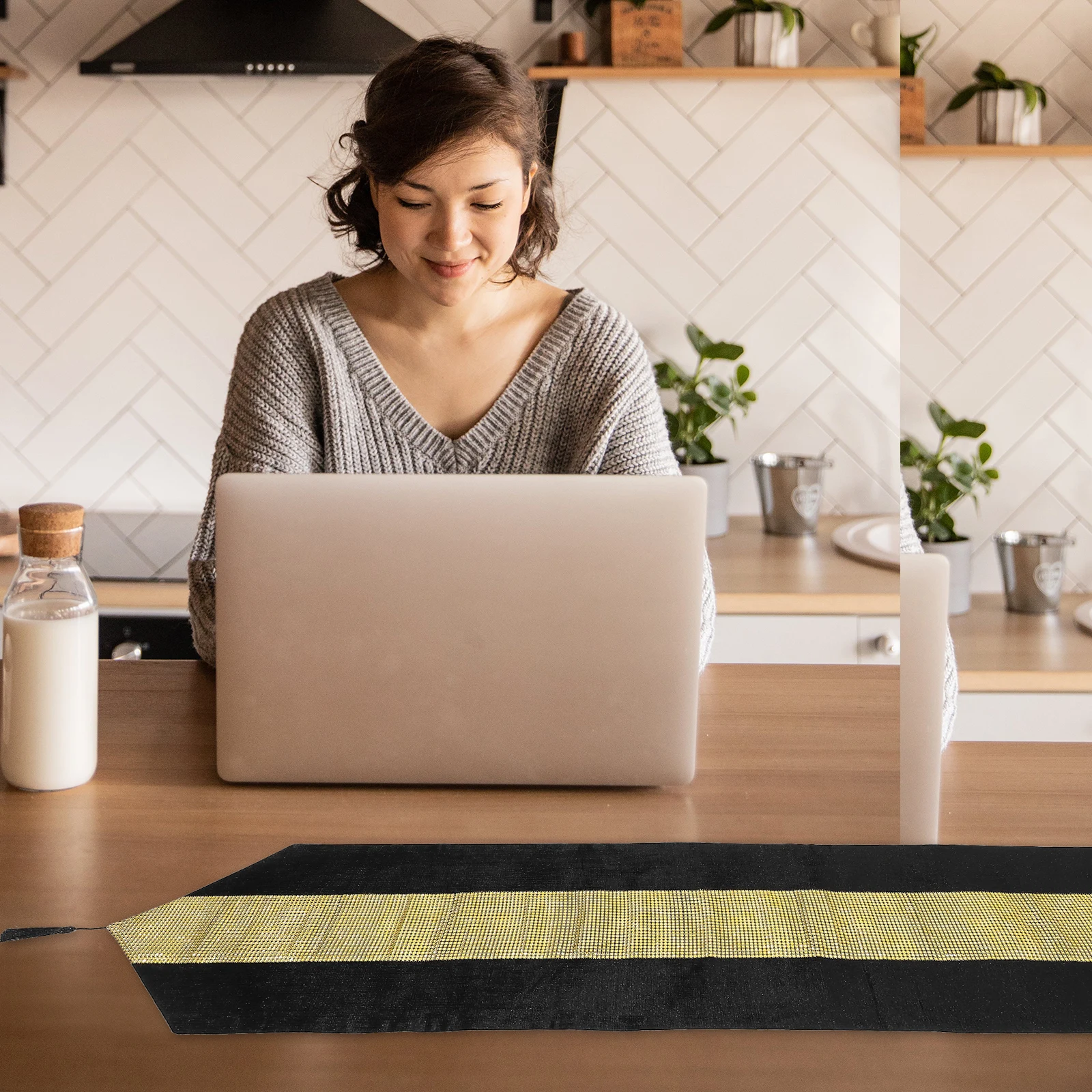 

European Style Rhinestone Gold Table Runner Elegant Wedding Party Tassel Decorative Dining Table Cover Hotel Tablecloth