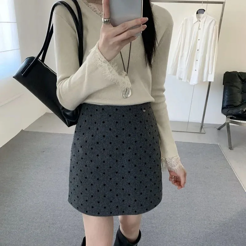 Vintage Wave Dot Printed Mini Skirts Female Elegant High Waist Thicken Woolen Skirts for Woman Fashion Office Short Pencil Skirt