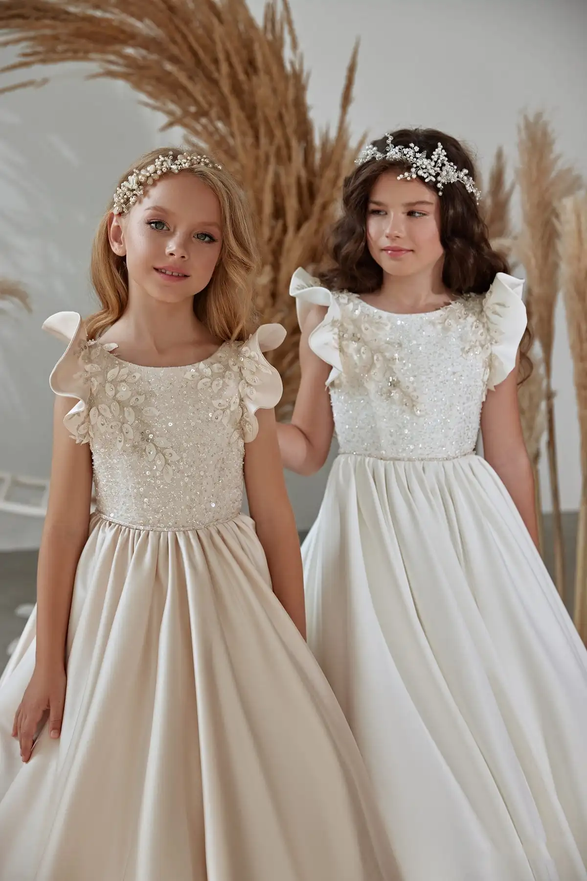 

Elegant Fashion Fluffy Flower Girls Dress Applique Pearls Kids Birthday Wedding Party Events Pageant Tulle First Communion Gowns